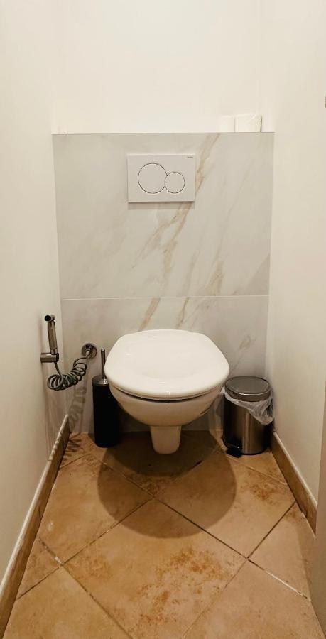 The Nice - 3 Rooms, 3Air Cond, 3Tv, 3Fans, 2 Wc, Wifi Everywhere 5Min Aeroport, Train, Beach, 1Min Tram, 15 Min Centre, Port, Parking Possible Exterior foto